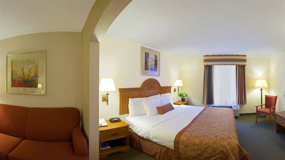 Best Western Plus Richmond Hill Inn Экстерьер фото