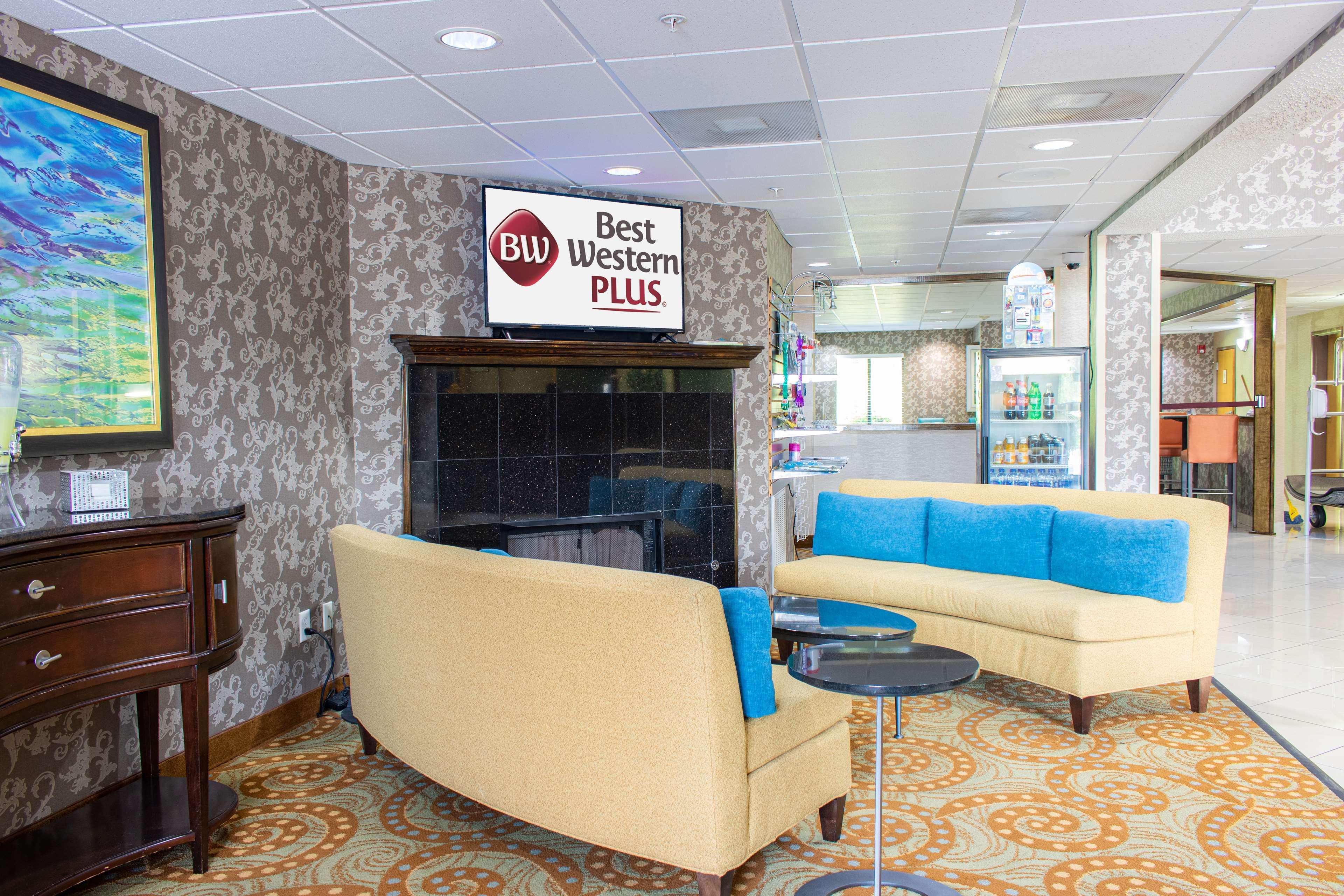 Best Western Plus Richmond Hill Inn Экстерьер фото