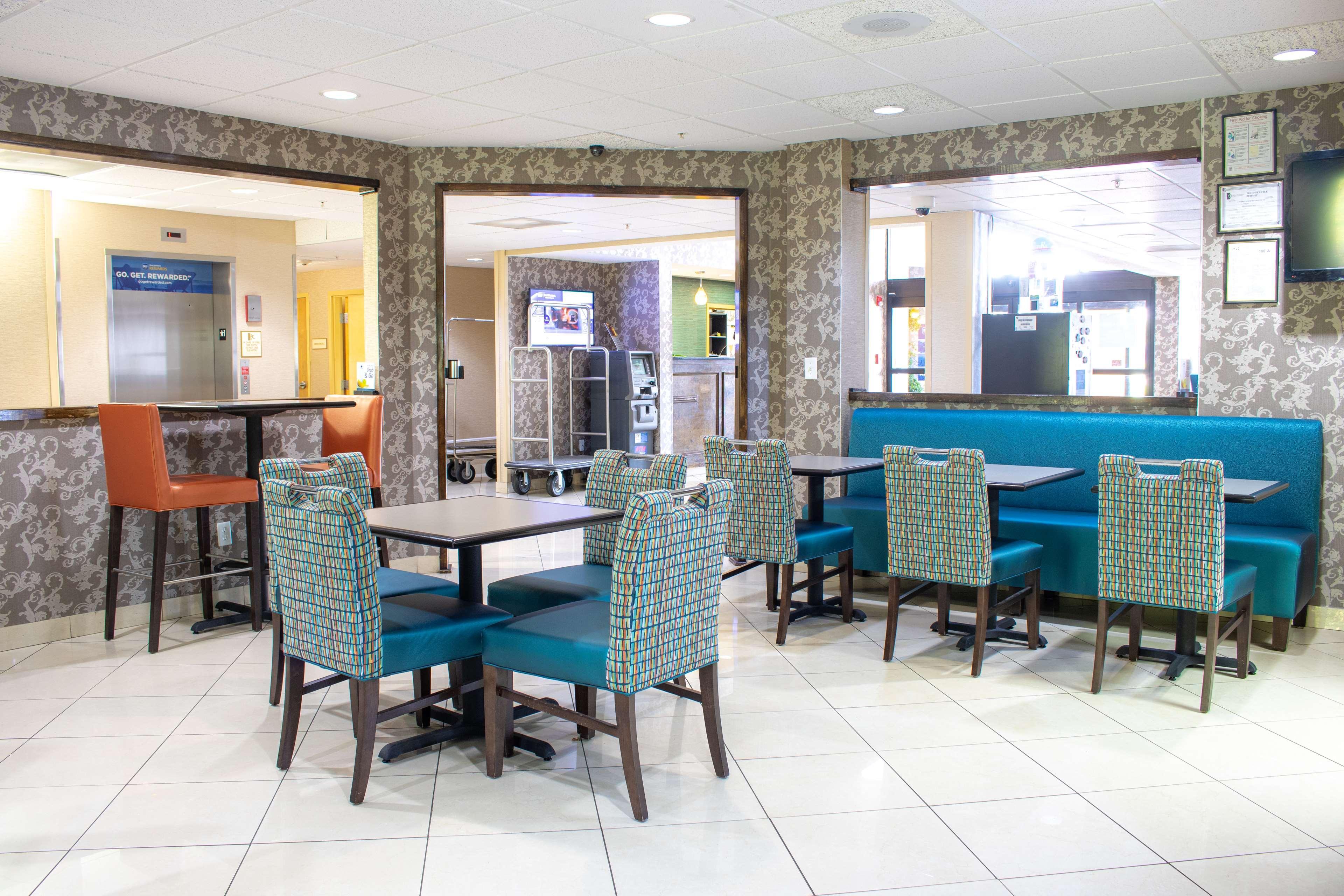 Best Western Plus Richmond Hill Inn Экстерьер фото