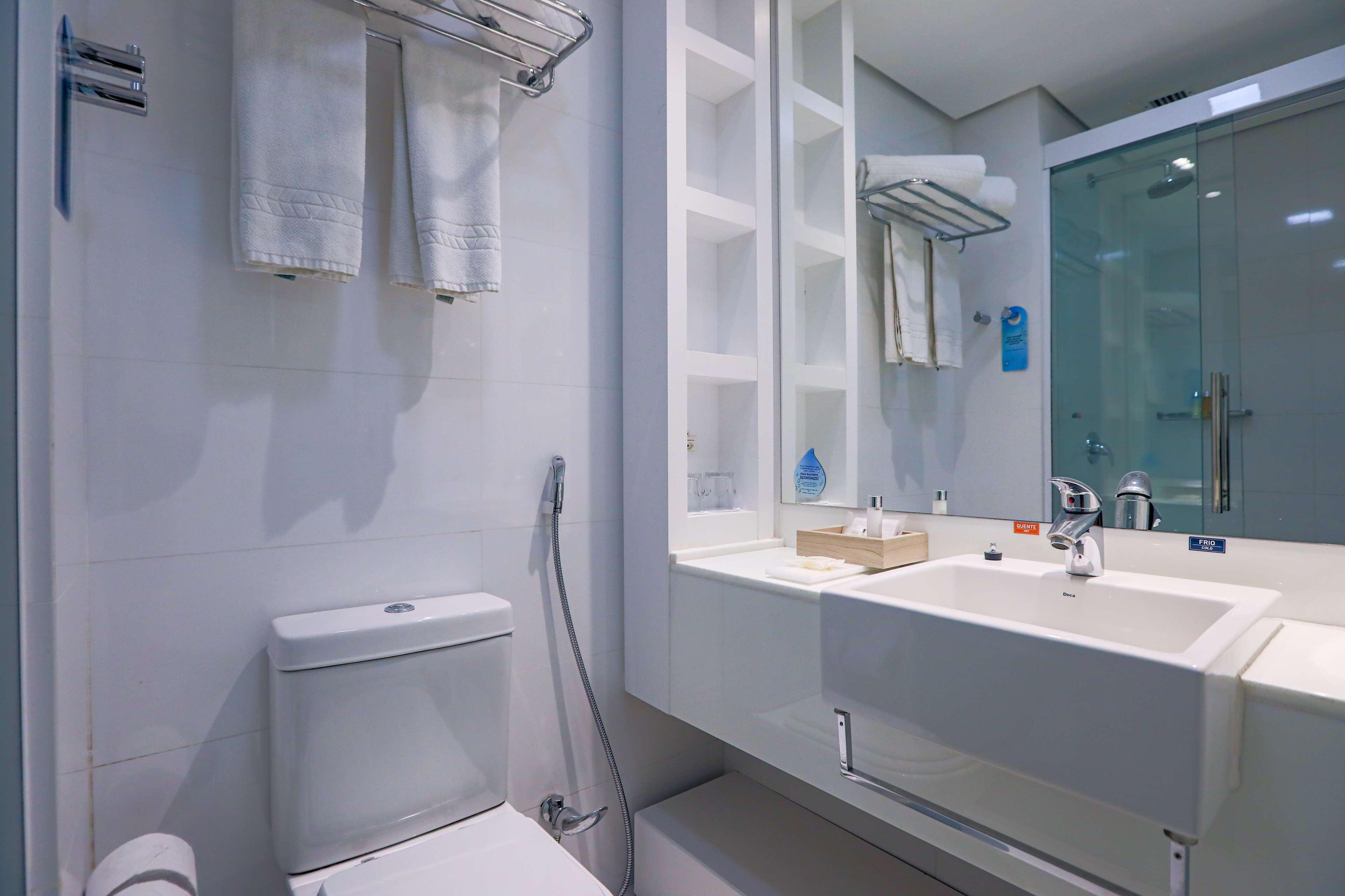 Best Western Plus Richmond Hill Inn Экстерьер фото