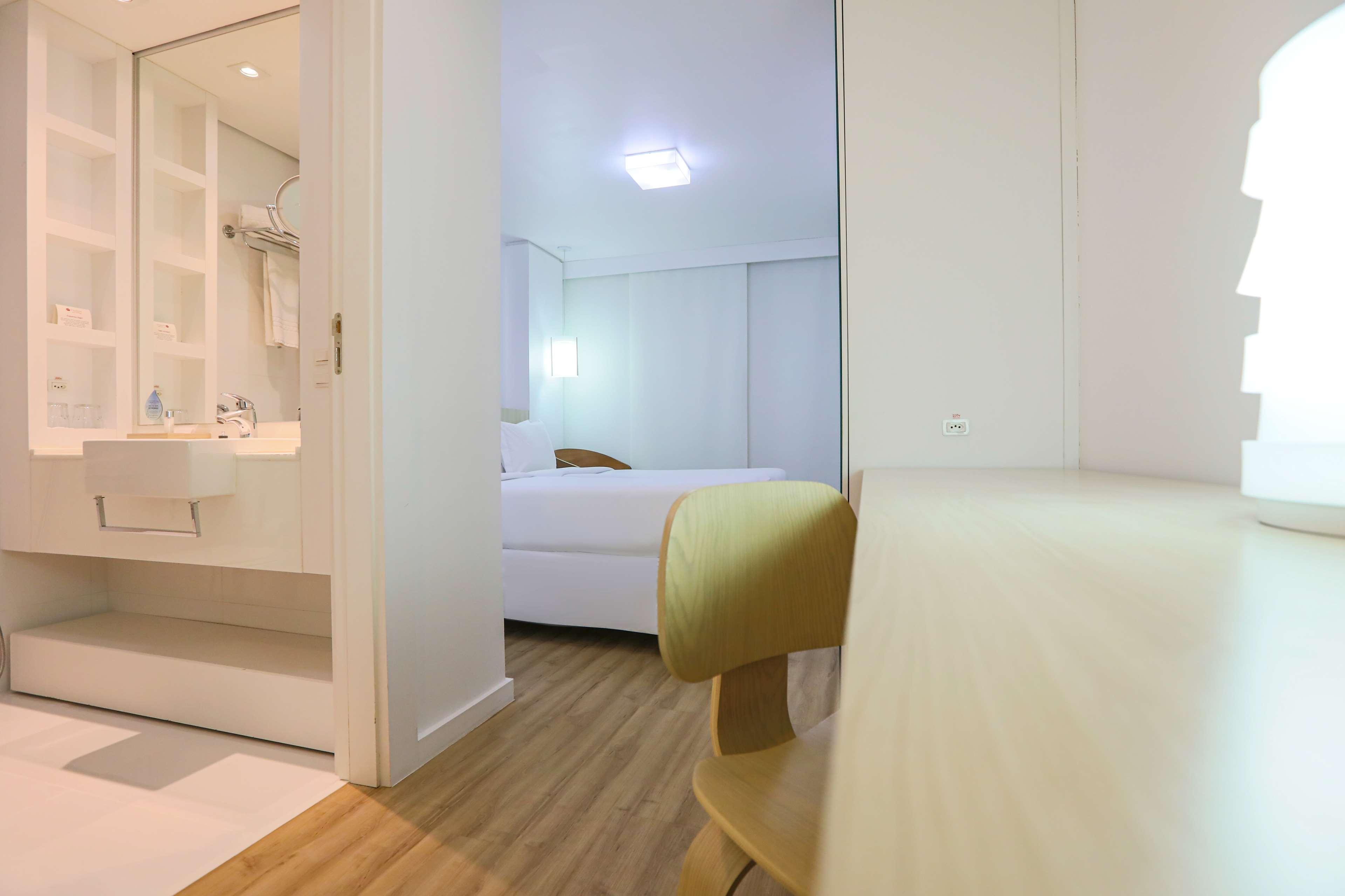 Best Western Plus Richmond Hill Inn Экстерьер фото
