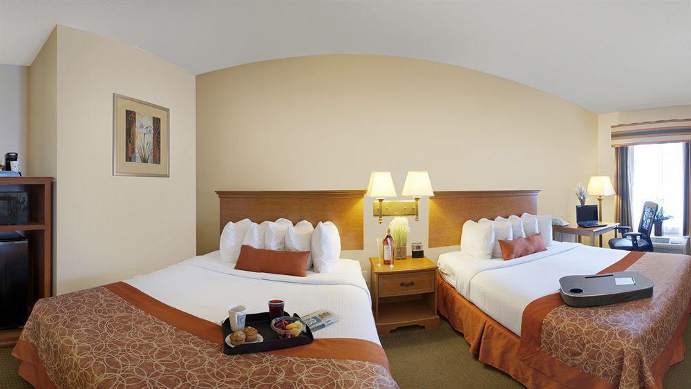 Best Western Plus Richmond Hill Inn Экстерьер фото