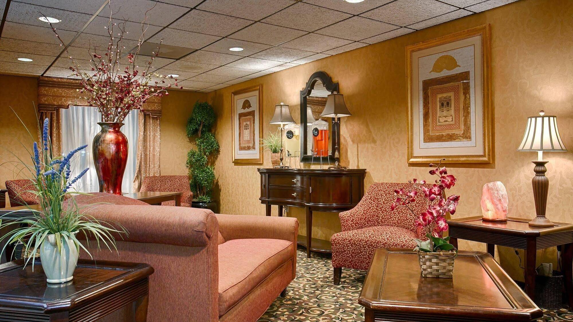 Best Western Plus Richmond Hill Inn Экстерьер фото