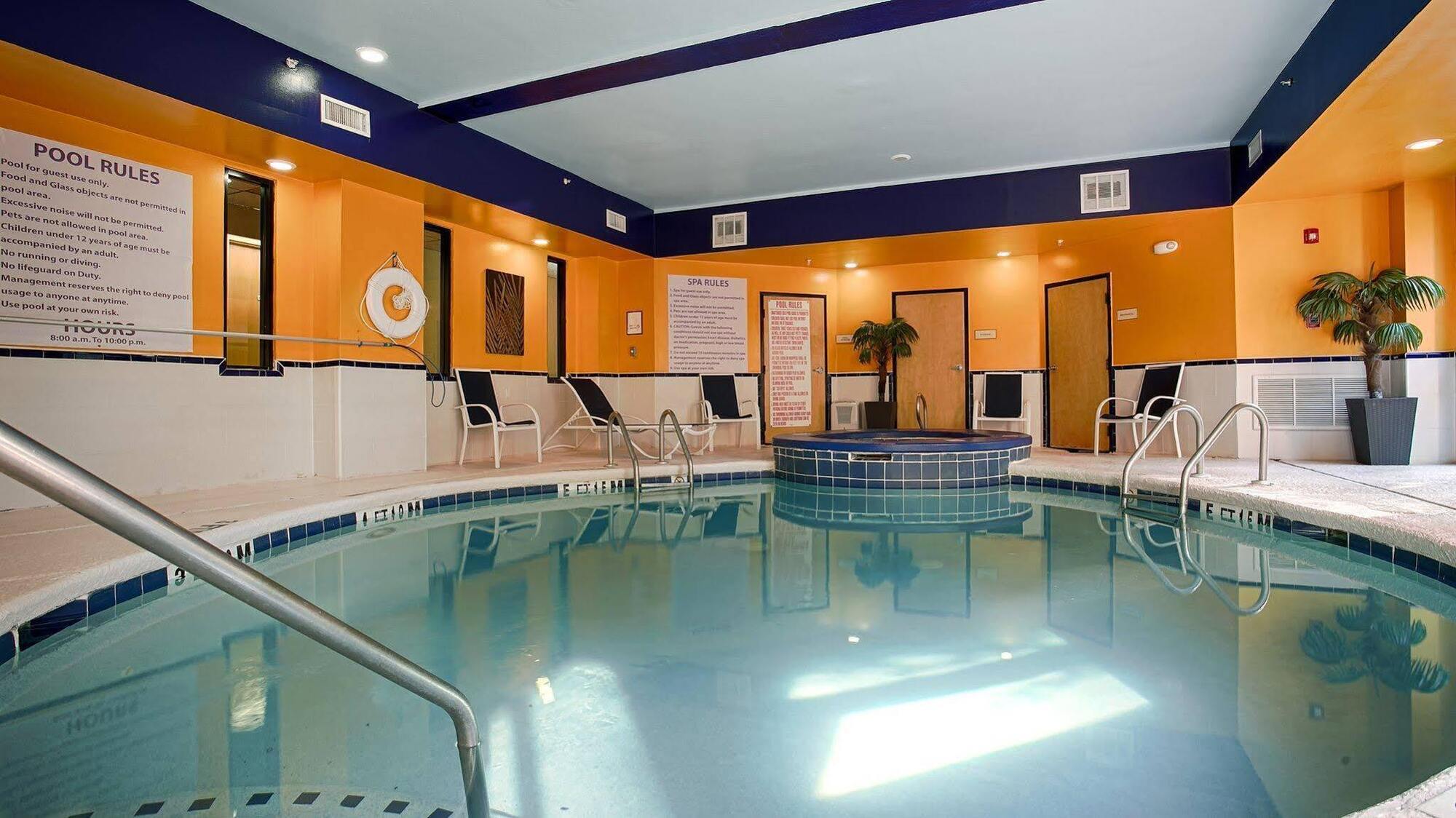 Best Western Plus Richmond Hill Inn Экстерьер фото
